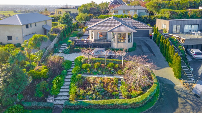 41 Highcrest Heights, Westmorland, Christchurch - Carousel 2