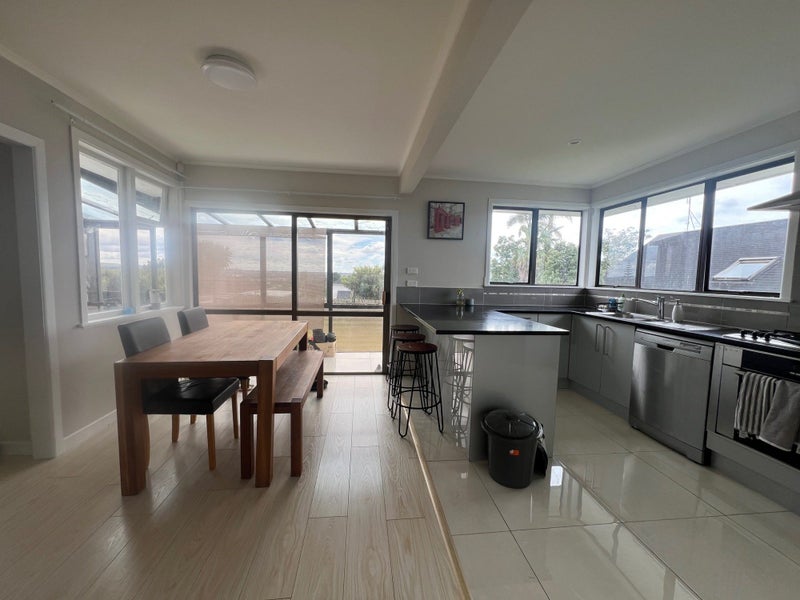 17 Bradbury Road, Botany Downs, Auckland - Carousel 2