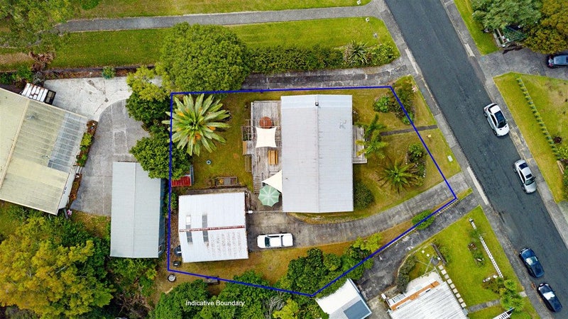 26 Dawnhaven Drive, Te Atatu Peninsula, Auckland - Carousel 1