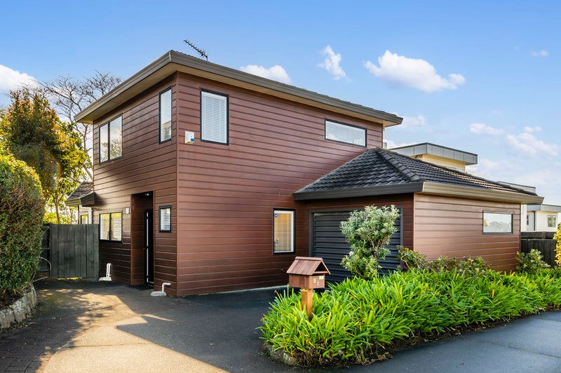 2C Tokomaru Street, Orakei, Auckland - Carousel 1