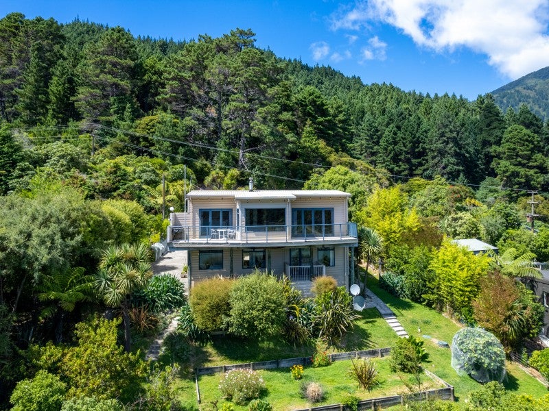 595 Port Underwood Road, Whatamango Bay, Picton - Carousel 1