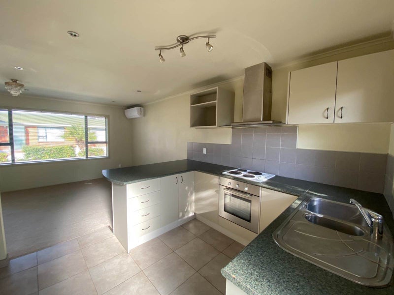 2/13 Rito Place, Papatoetoe, Auckland - Carousel 1