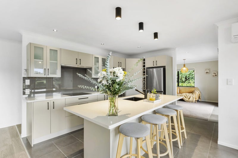 18 Blakewell Place, Beachlands, Auckland - Carousel 2