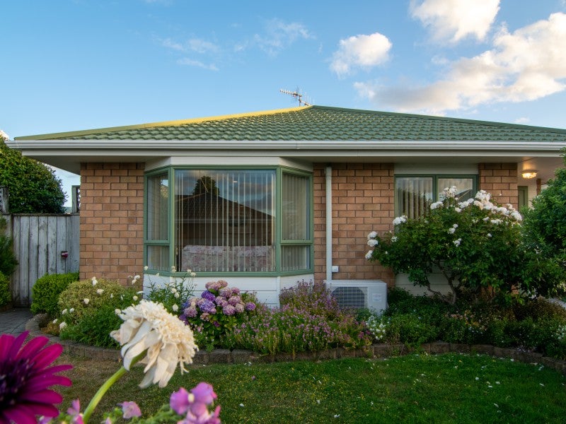 19A Dennis Taylor Court, Paraparaumu - Carousel 1