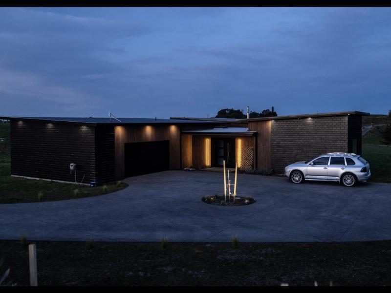 5 Te Ara Karoiroa Road, HURFORD, NEW PLYMOUTH - Carousel 1