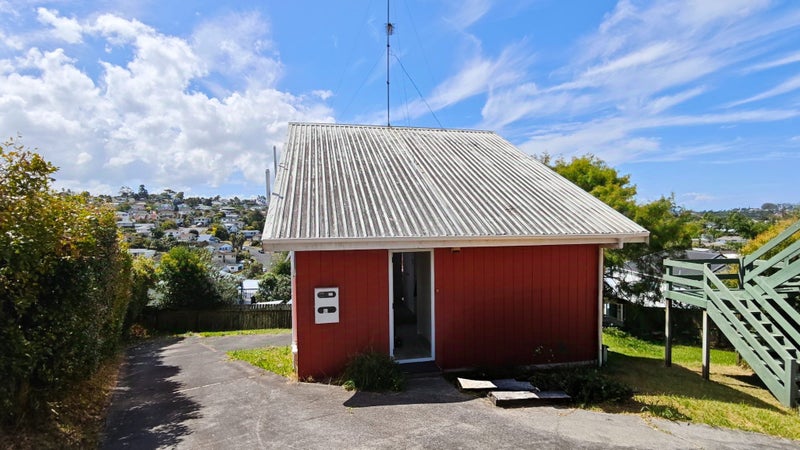 2/11 Helicon Place, Tōtara Vale, Auckland - Carousel 13