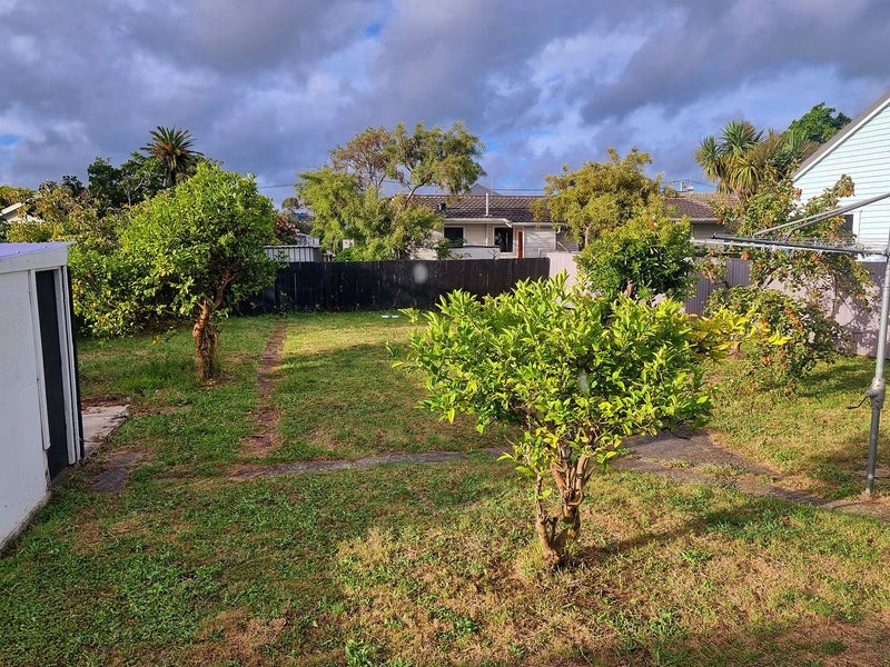 3 Brown Grove, Fairfield, Lower Hutt - Carousel 34