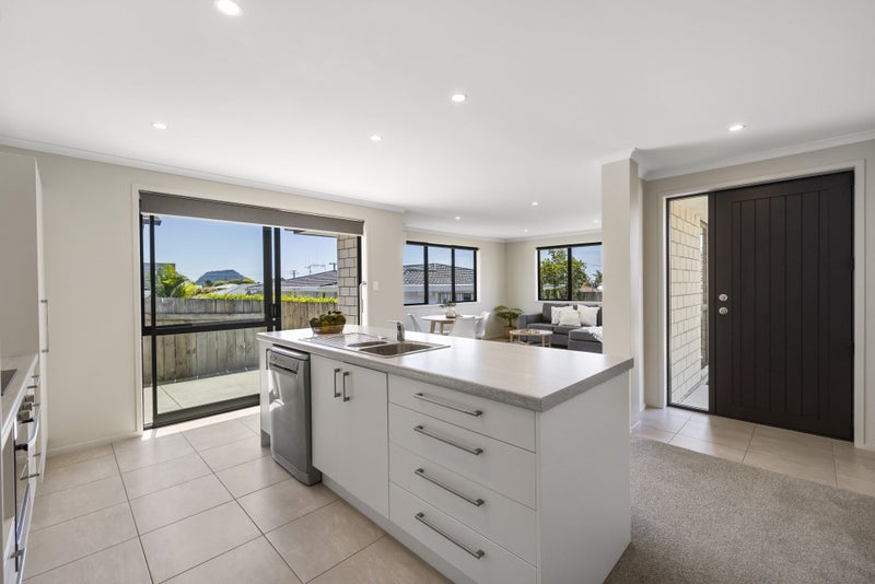 34D Landscape Road, Otumoetai, Tauranga - Carousel 1