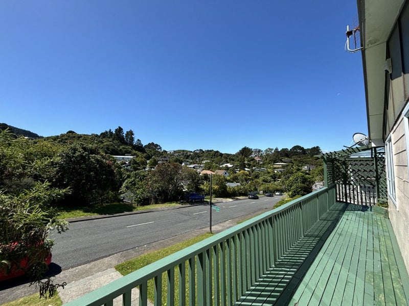 13 Redvers Drive, Belmont, Lower Hutt - Carousel 21