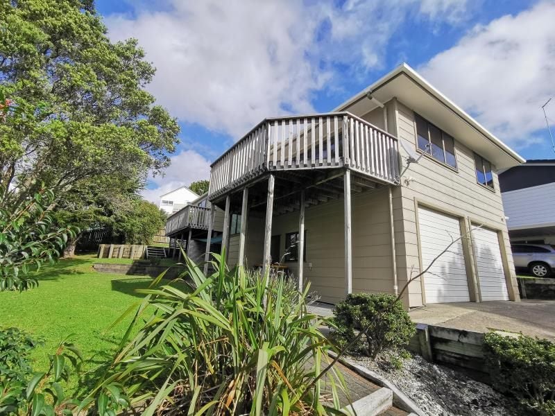17 Tesla Place, Totara Vale, Auckland - Carousel 1