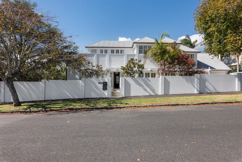 12 Marine Parade, Herne Bay, Auckland - Carousel 2