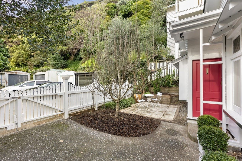 22 Matipo Street, Eastbourne, Lower Hutt - Carousel 13