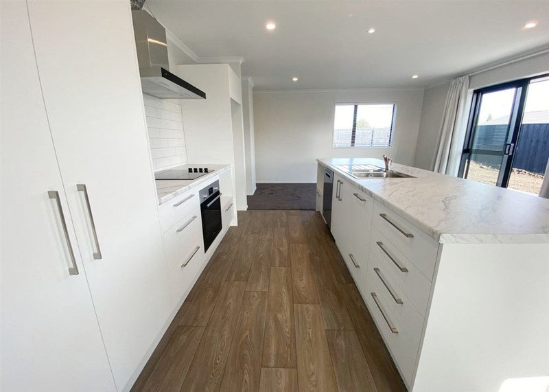 7 Rusbatch Lane, Belfast, Christchurch - Carousel 2