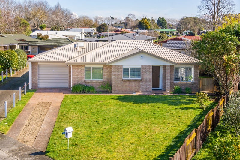 7 Conrad Place, Leamington, Cambridge - Carousel 1