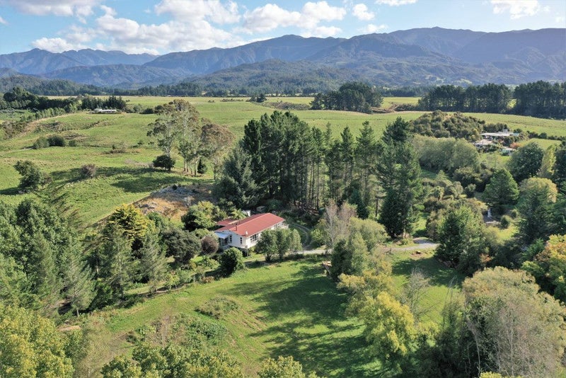 27 Fraser Road, Rangihaeata - Carousel 2