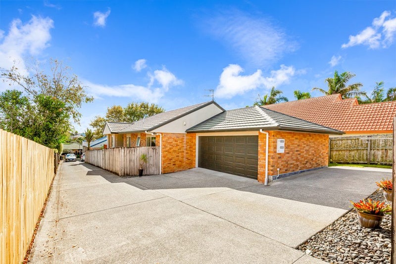 101B Hutchinson Avenue, New Lynn, Auckland - Carousel 2