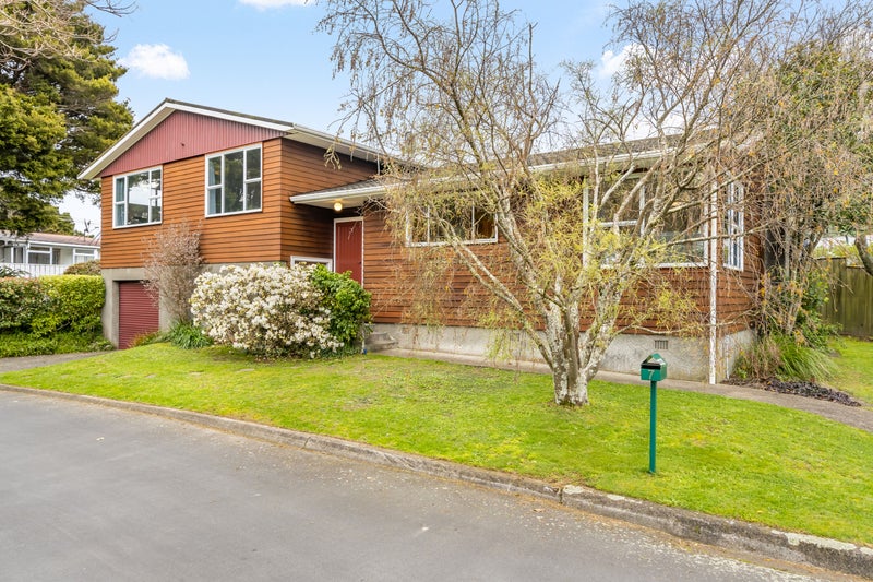 7 Venetia Way, Totara Park, Upper Hutt - Carousel 1