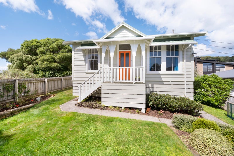 19 Bombay Street, Ngaio, Wellington - Carousel 1
