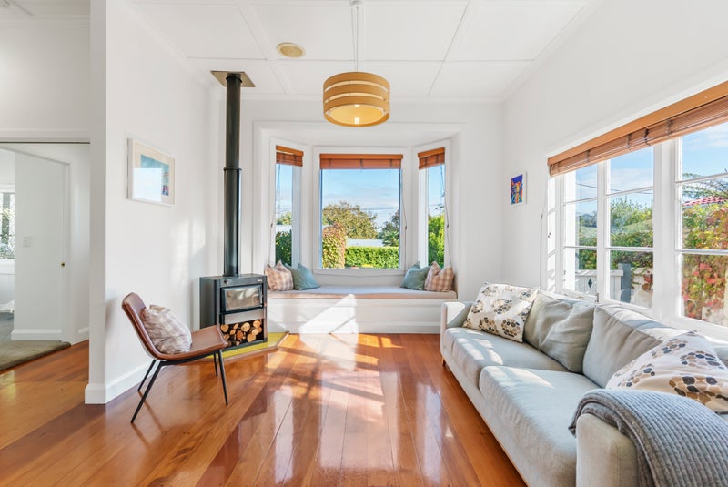 1/9 CRESTA AVENUE, Beach Haven, Auckland - Carousel 1