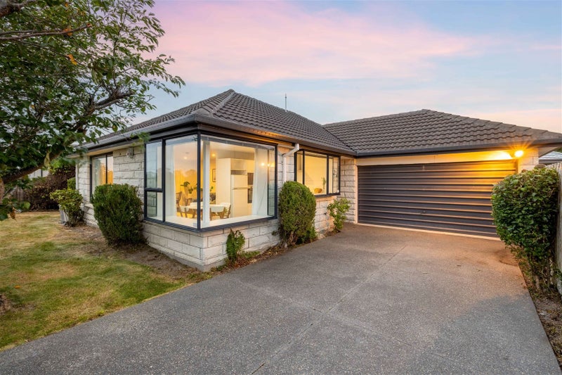1/6 Chardale Street, Avondale, Christchurch - Carousel 1