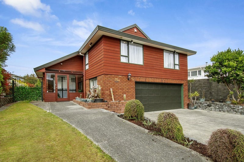 10 Earlston Grove, Avalon, Lower Hutt - Carousel 1
