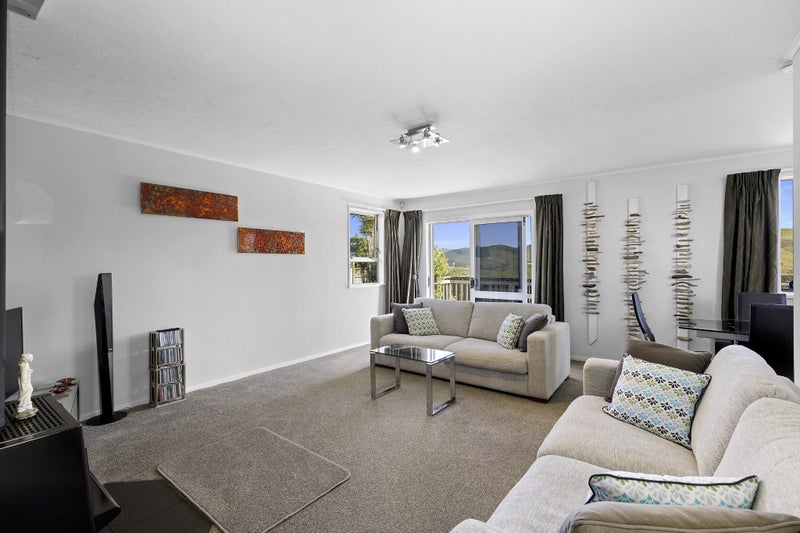 40 Outram Grove, Kelson, Lower Hutt - Carousel 2