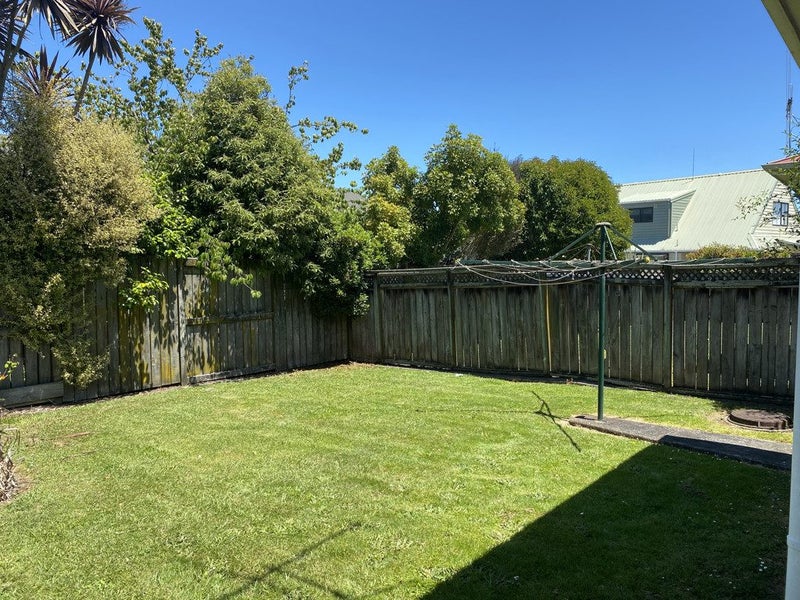 33B Lake Crescent, Hamilton Lake, Hamilton - Carousel 10