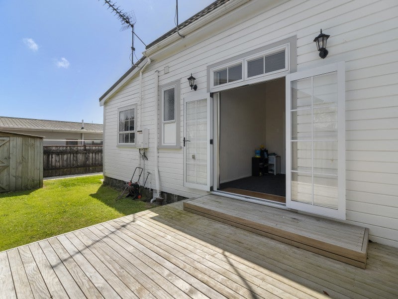 162 Tukapa Street, Westown, New Plymouth - Carousel 2