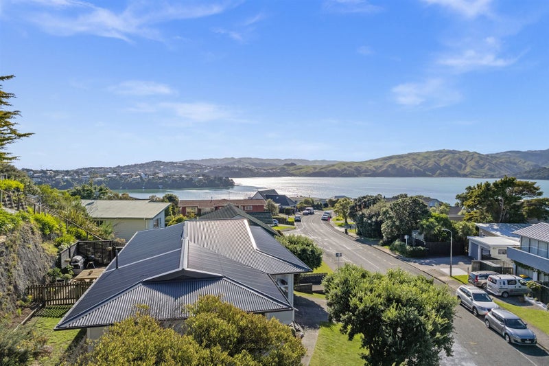 28 Spinnaker Drive, Whitby, Porirua - Carousel 32