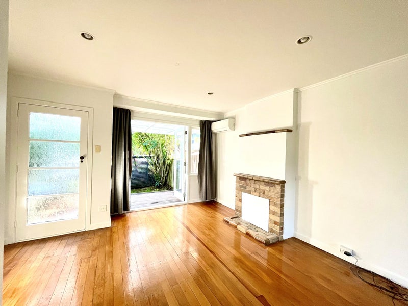 40B Cockburn Street, Grey Lynn, Auckland - Carousel 1