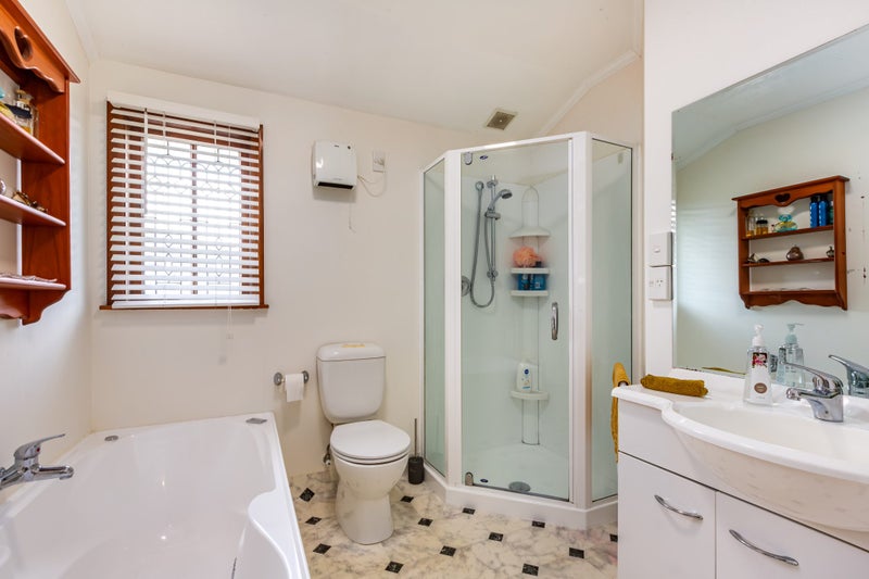 18 Chester Road, Tawa, Wellington - Carousel 25