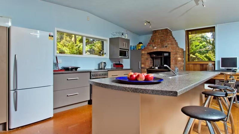 76 Brookdale Road, Albany - Carousel 2