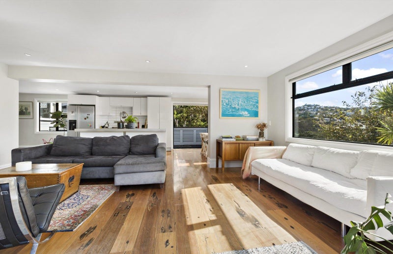 38 Mortimer Terrace, Aro Valley, Wellington - Carousel 2