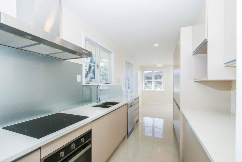 97 Owairaka Avenue, Mount Albert, Auckland - Carousel 2