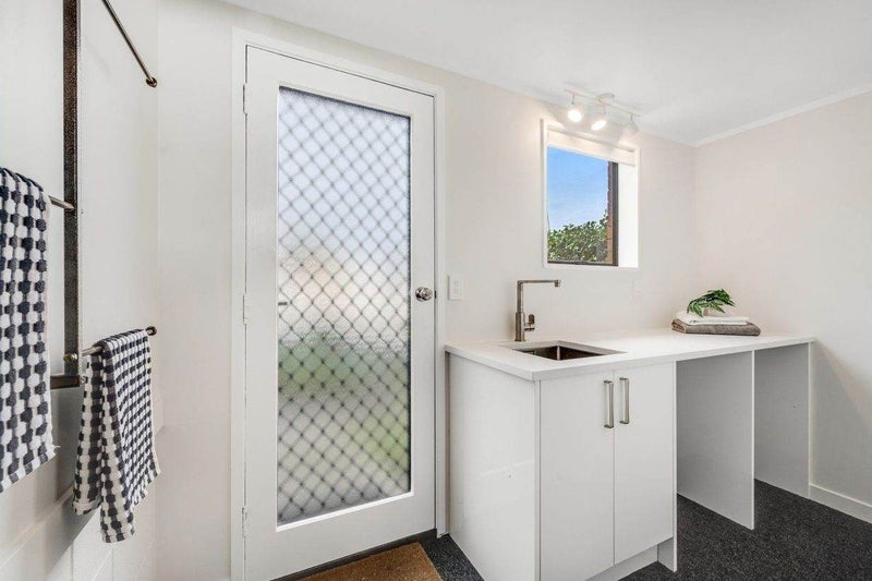 2/29 Rapallo Place, Farm Cove, Auckland - Carousel 11