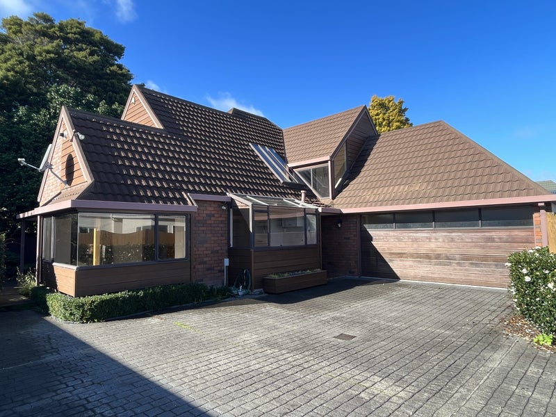 9A Phoenix Avenue, Hokowhitu, Palmerston North - Carousel 1
