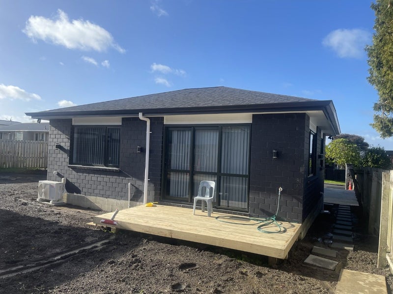 16 Blue Spur Way, Glendene, Auckland - Carousel 1