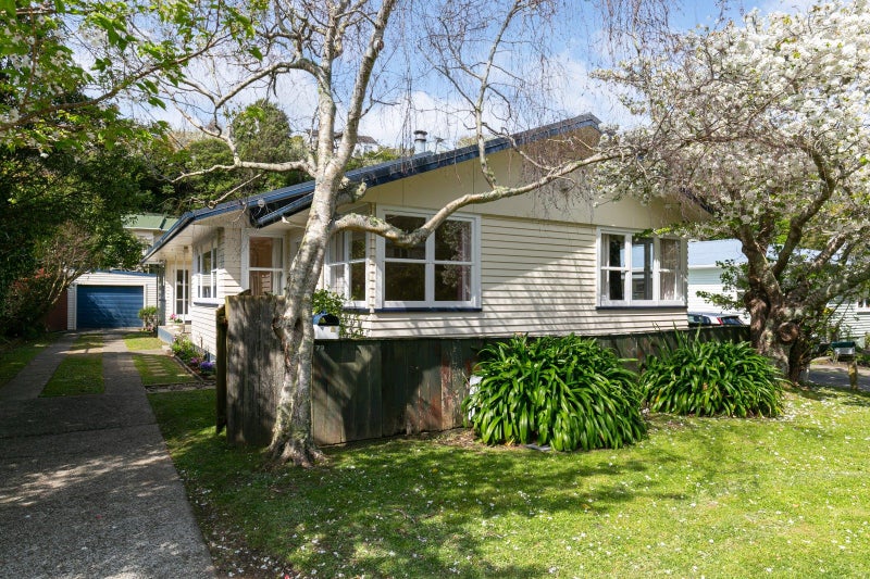 79 South Karori Road, Karori, Wellington - Carousel 1