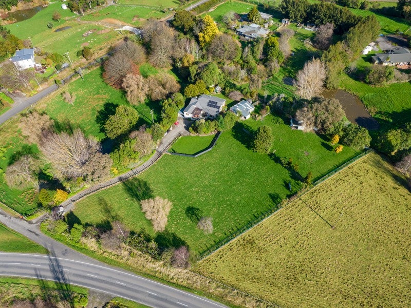 2 Hillcrest Road, Palmerston North - Carousel 2