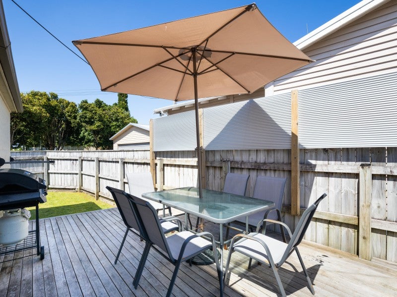 8 Chard Street, Westown, New Plymouth - Carousel 20