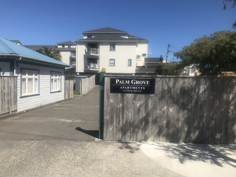 D3/13 Palm Grove, Berhampore, Wellington - Carousel 1