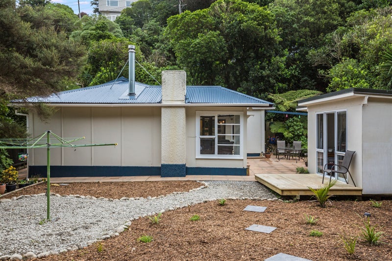 84 Airlie Road, Plimmerton, Porirua - Carousel 2