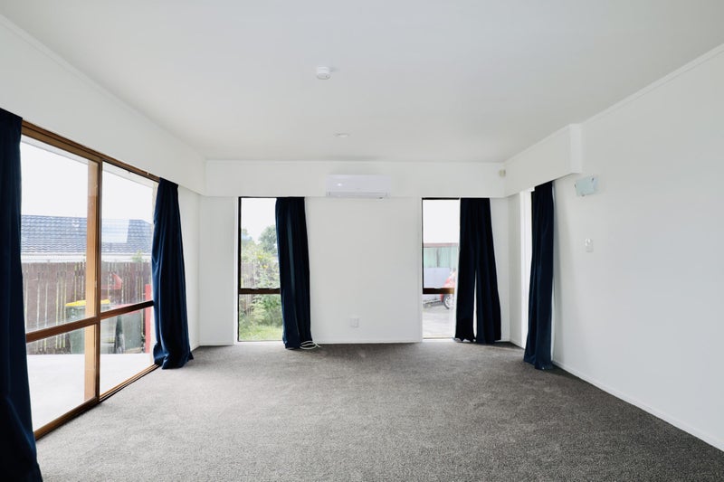 1/12 Diorella Drive, Clover Park, Auckland - Carousel 2