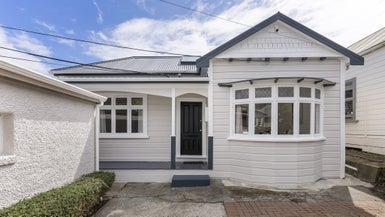 24 Herald Street, Berhampore, Wellington - Carousel 1