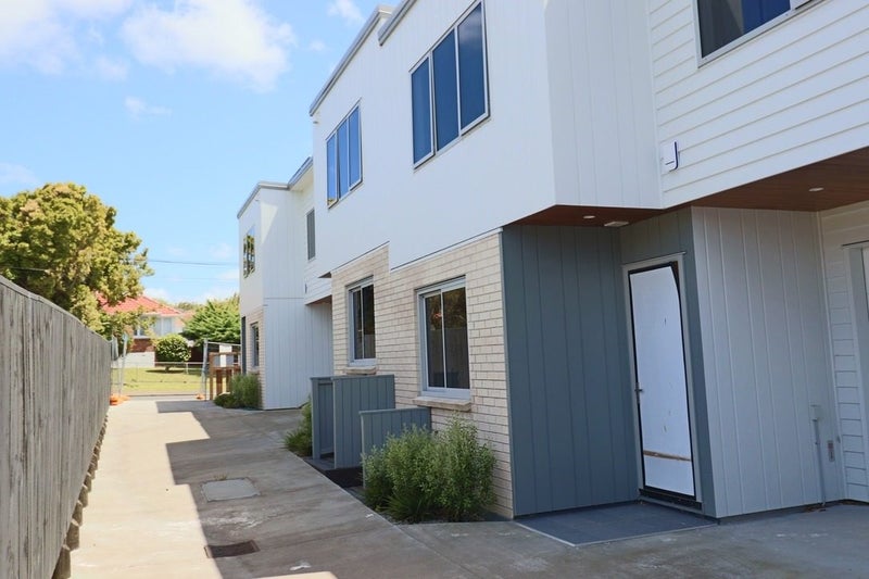 30B Ngarimu Road, Panmure, Auckland - Carousel 1