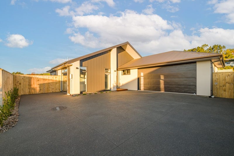 32 Withers Crescent, Halswell, Christchurch - Carousel 1