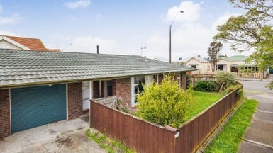 2 Worcester Street, West End, Palmerston North - Carousel 1