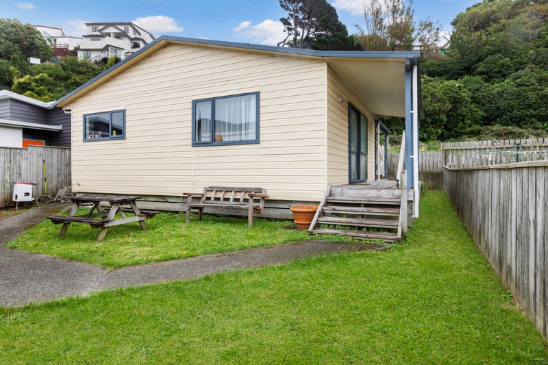 49A Tauhinu Road, Miramar, Wellington - Carousel 2