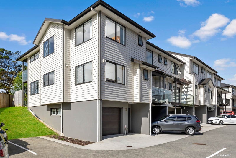 2 Peony Mews, Oteha, Auckland - Carousel 1