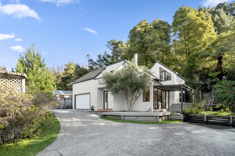 2/464 Stokes Valley Road, Stokes Valley, Lower Hutt - Carousel 1